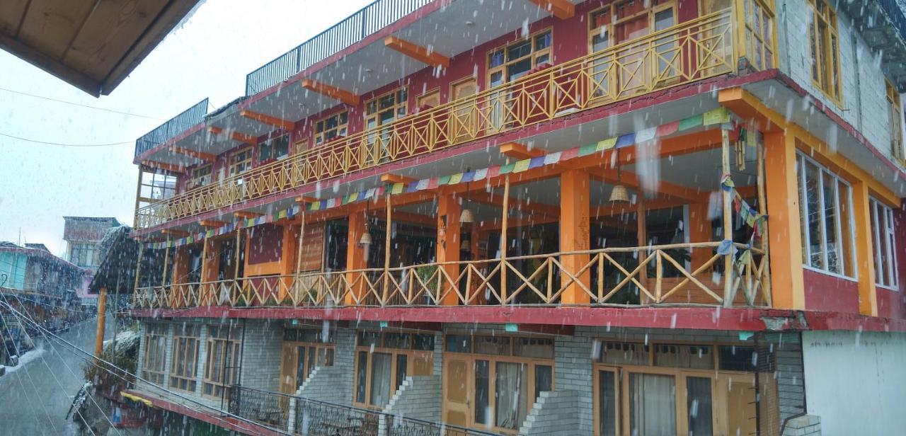 Rasta Cafe And Lodge Manāli Exterior foto